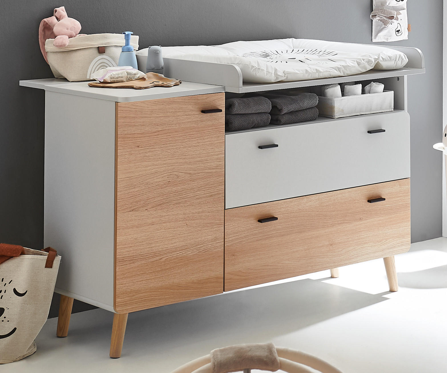 Thumbnail - arthur berndt Wickelkommode, Hellgrau, Eiche, Metall, 1 Fächer, 2 Schubladen, Rechteckig, 132x93x79 cm, Blauer Engel, He...