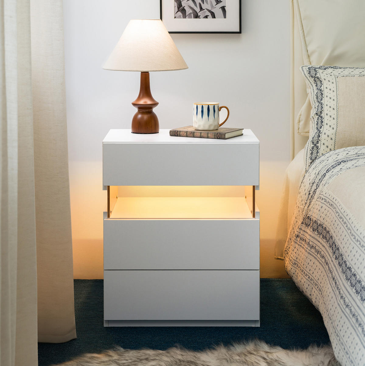 NACHTTISCH 48/38/61 cm Weiß aus Holzwerkstoff mit 3 Schubladen und LED-Beleuchtung - Weiß, Holzwerkstoff (38/61/48cm) - OKWISH