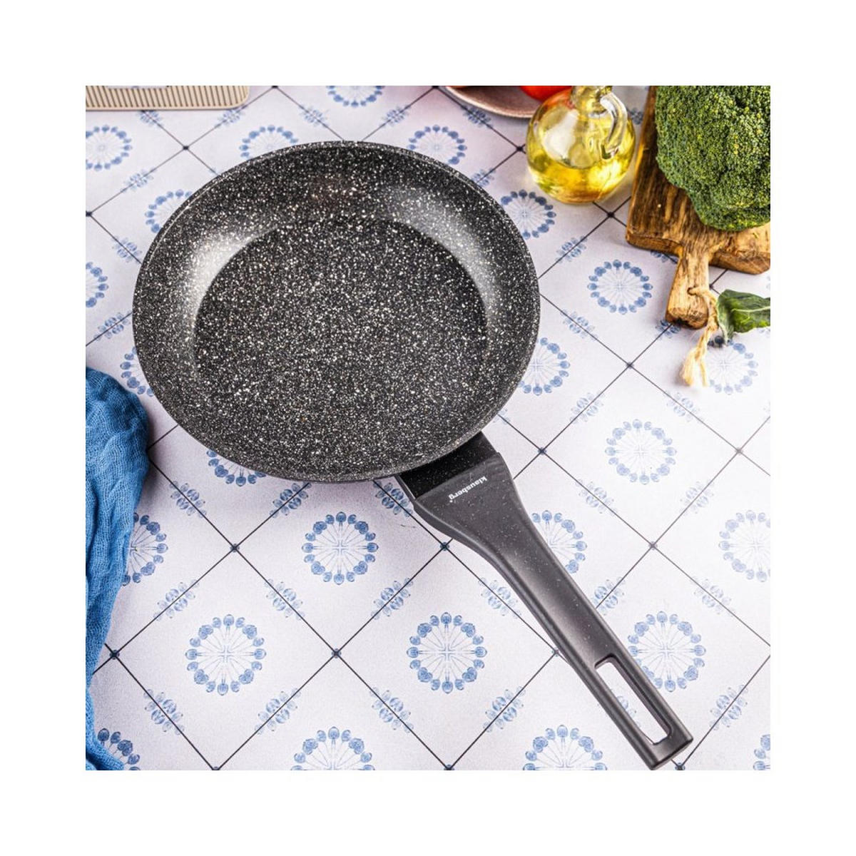 PFANNE Schwarz 24/24/4.5 cm 64480 - Schwarz, Metall (24cm) - Klausberg 