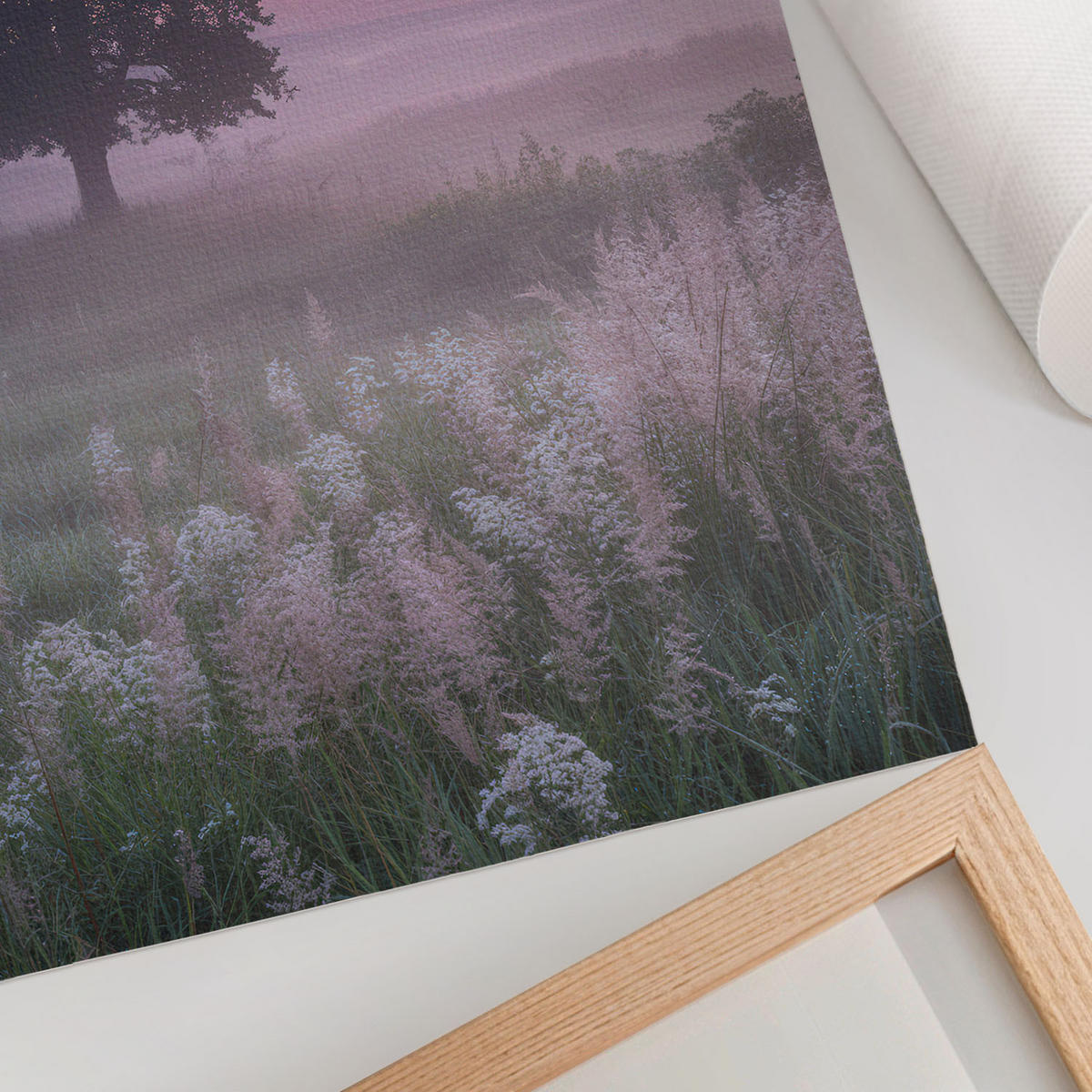 POSTER - 21x29 cm - Nevara - Ein Baum auf der Wiese - Pink, Textil (21/29.7/0.1cm) - TULUP