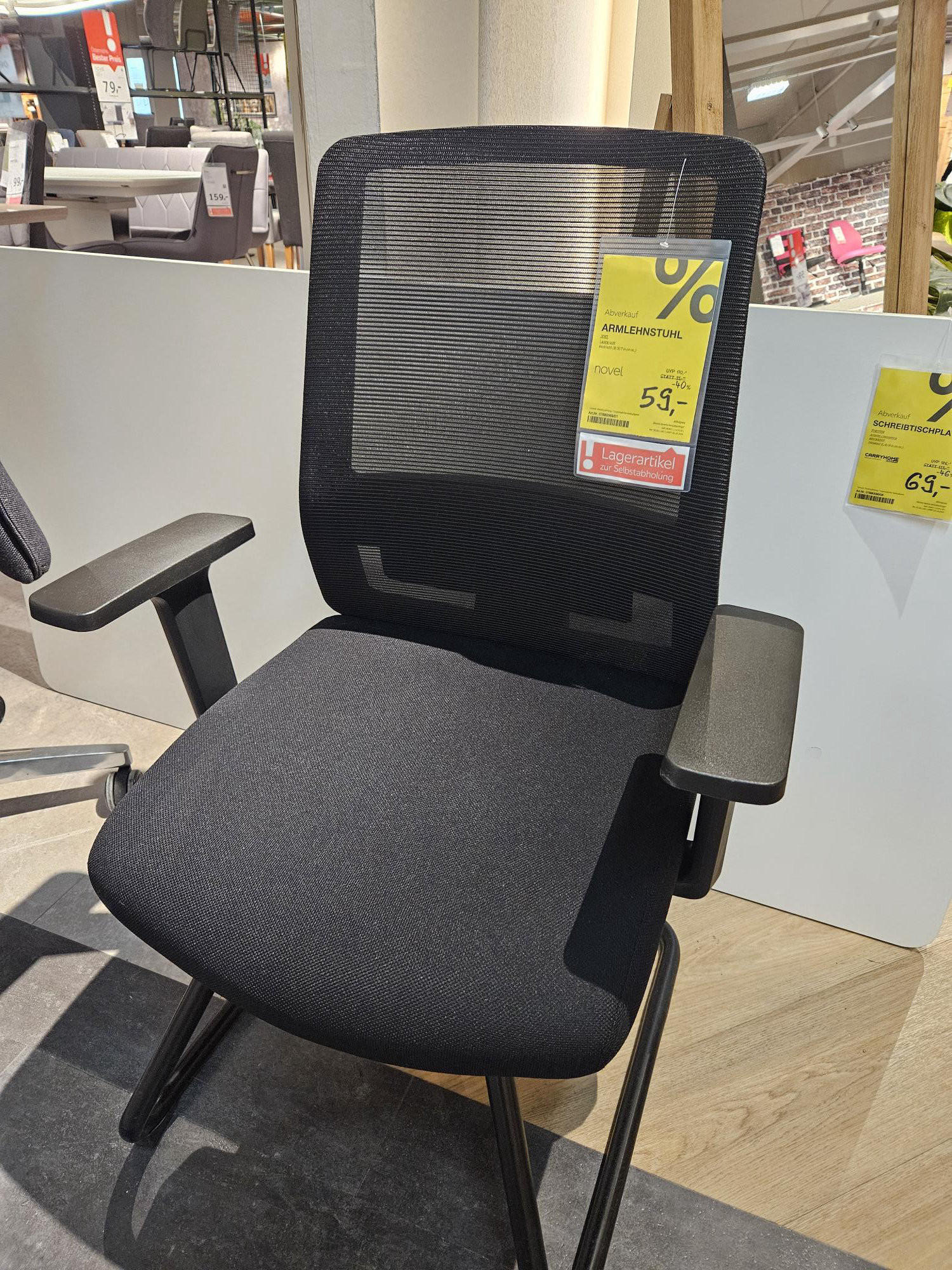 ARMLEHNSTUHL - Novel