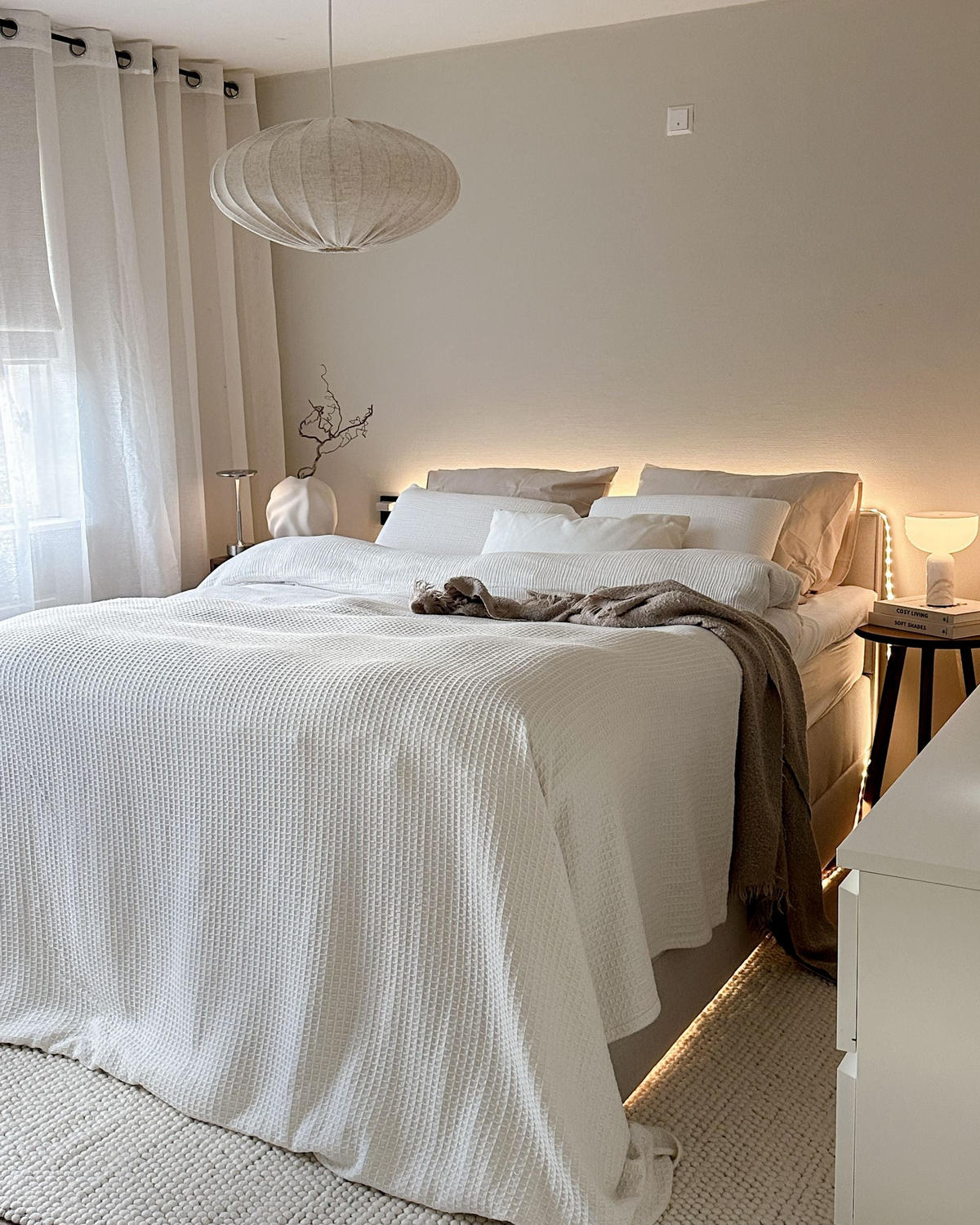 BOXSPRINGBETT mit Stauraum 180/200 cm Cremeweiß Baronet - Weiß, Textil (180/200cm) - Beliani