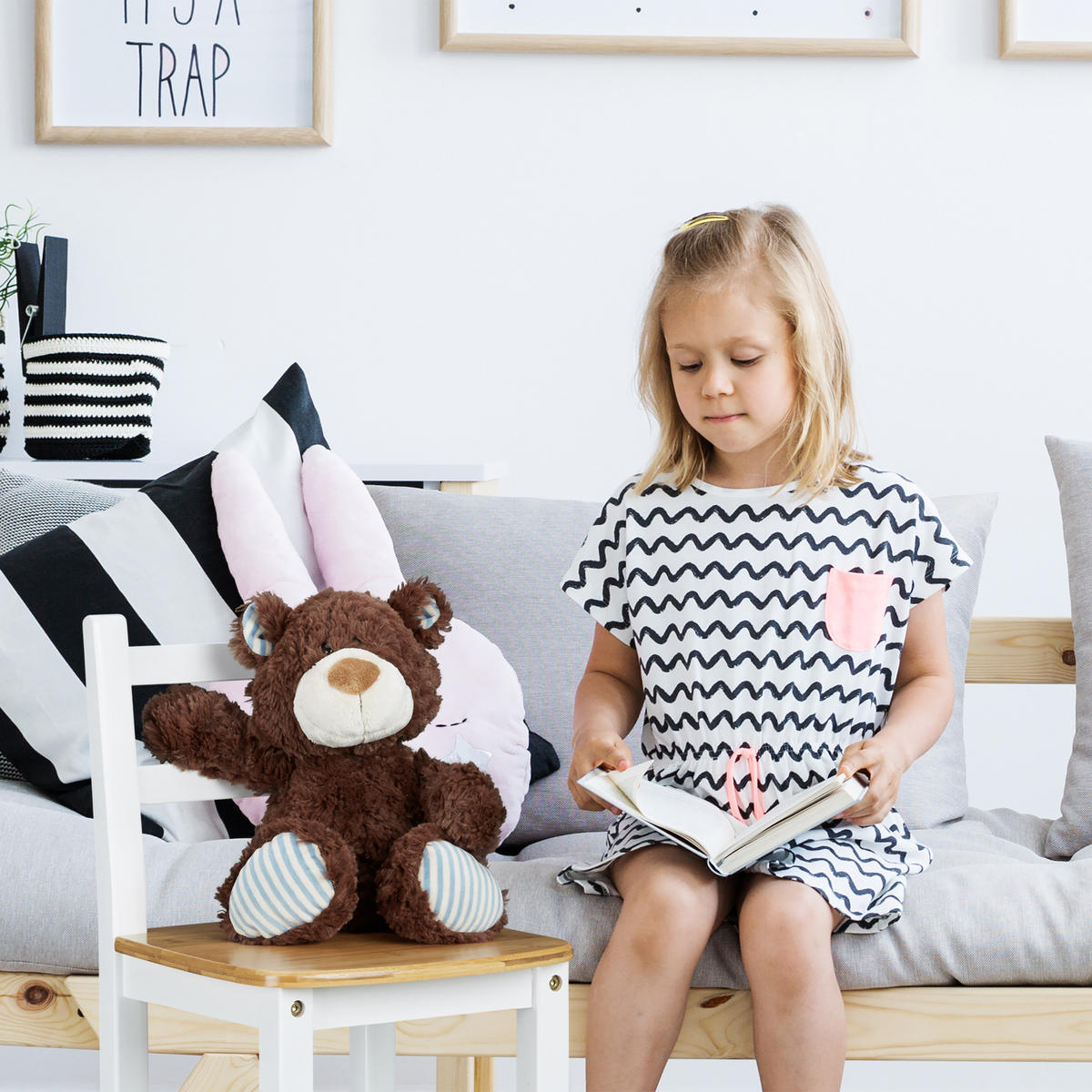 KINDERSTUHL - Weiß, Holz (28.5/50/28cm) - Relaxdays