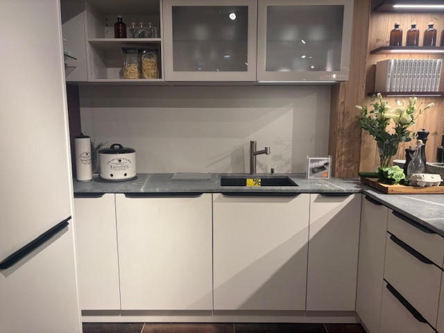 EINBAUKÜCHE EMMA - Novel