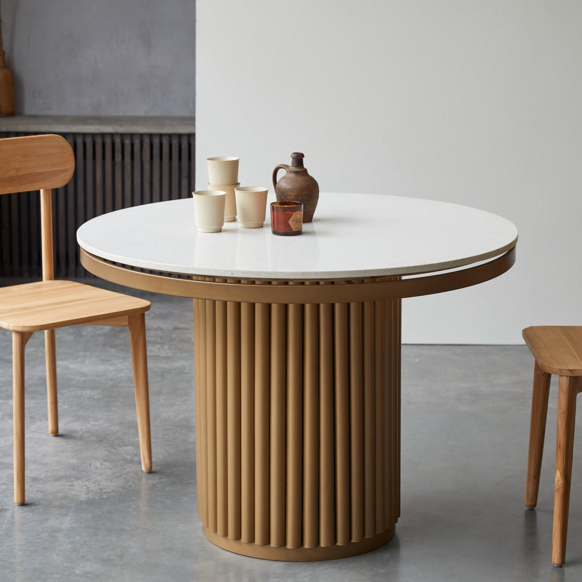 TISCH Isaure Weiß aus Terrazzo - Weiß, Stein (107/107/76cm) - Tikamoon