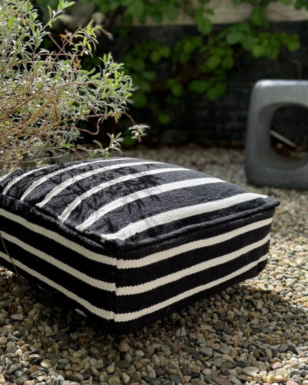 BODENKISSEN Settat 50/50/20 cm - Schwarz, Naturmaterialien/Textil (50/20/50cm) - Beliani