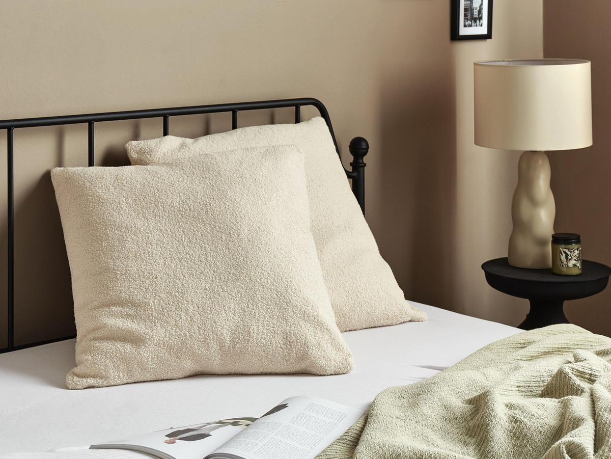 Dekokissen 2er-Set Beige 60/60 cm Leuzea - Beige, Textil (60/60cm) - Beliani