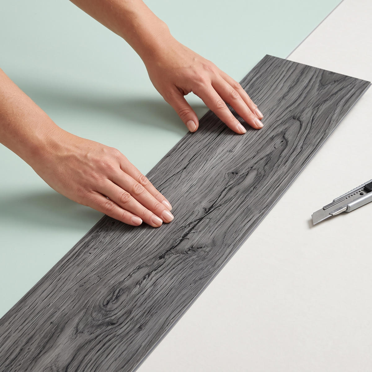 VINYLBODEN Eiche dunkelgrau 36er-Set selbstklebend PVC 15,2x91,4 cm - Anthrazit, Kunststoff (91.4/15.2/0.2cm) - Relaxdays