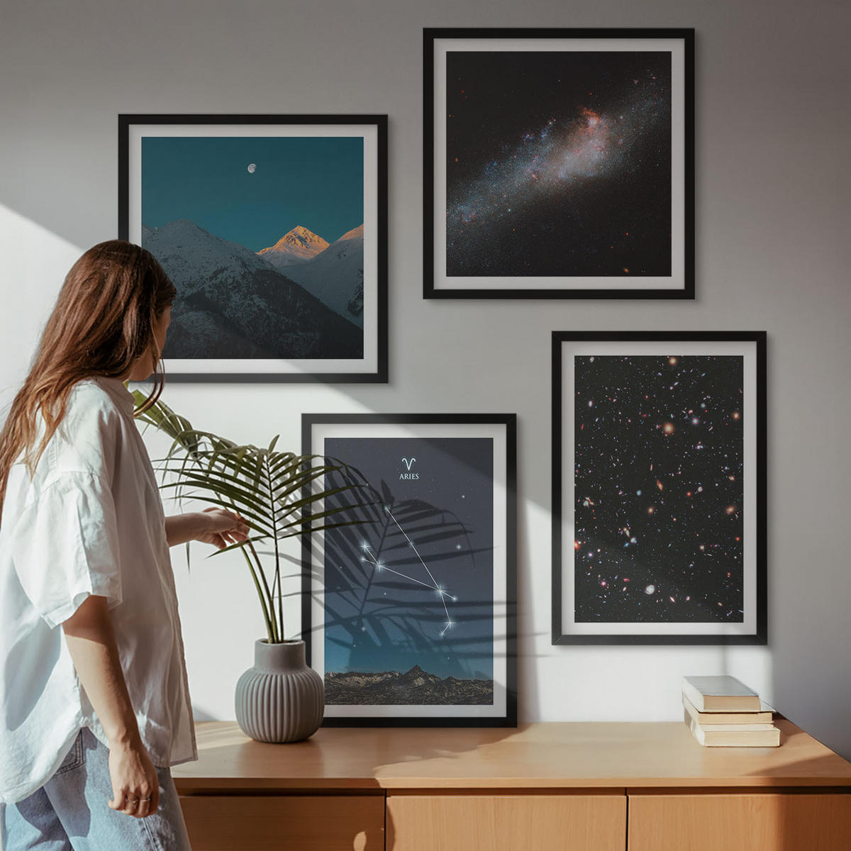 BILDER SET 4er Set - 50x50 cm & 40x60 cm Schwarzer Rahmen - Kosmische Landschaften von Galaxien - Schwarz, Kunststoff (50/50cm) - TULUP
