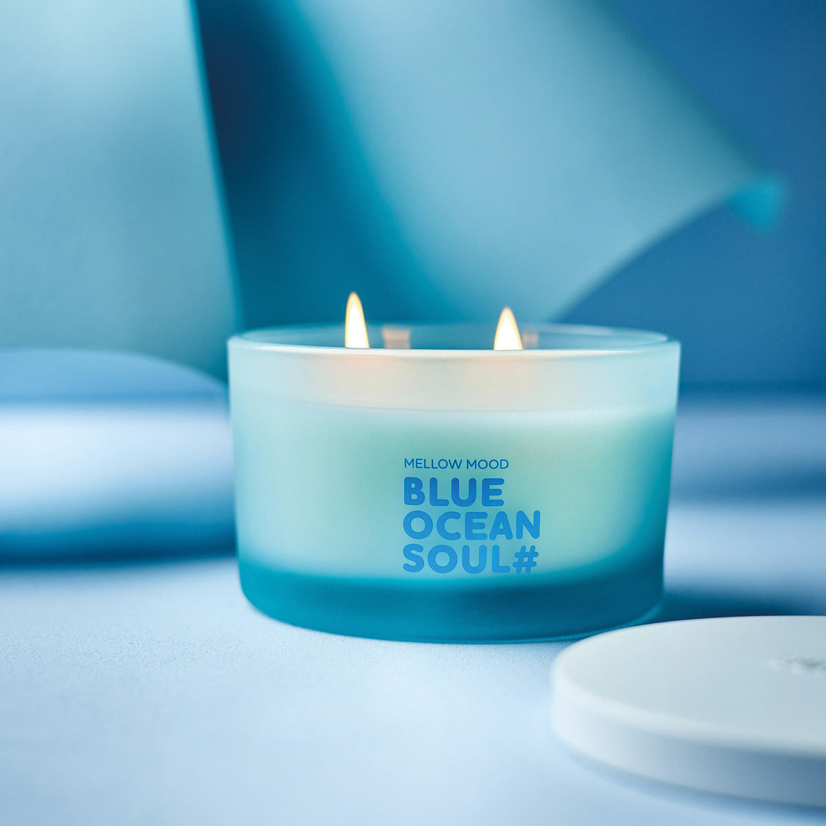 DUFTKERZE Mellow Mood Blue Ocean Soul - Pastellblau, Paraffin (6cm) - Butlers