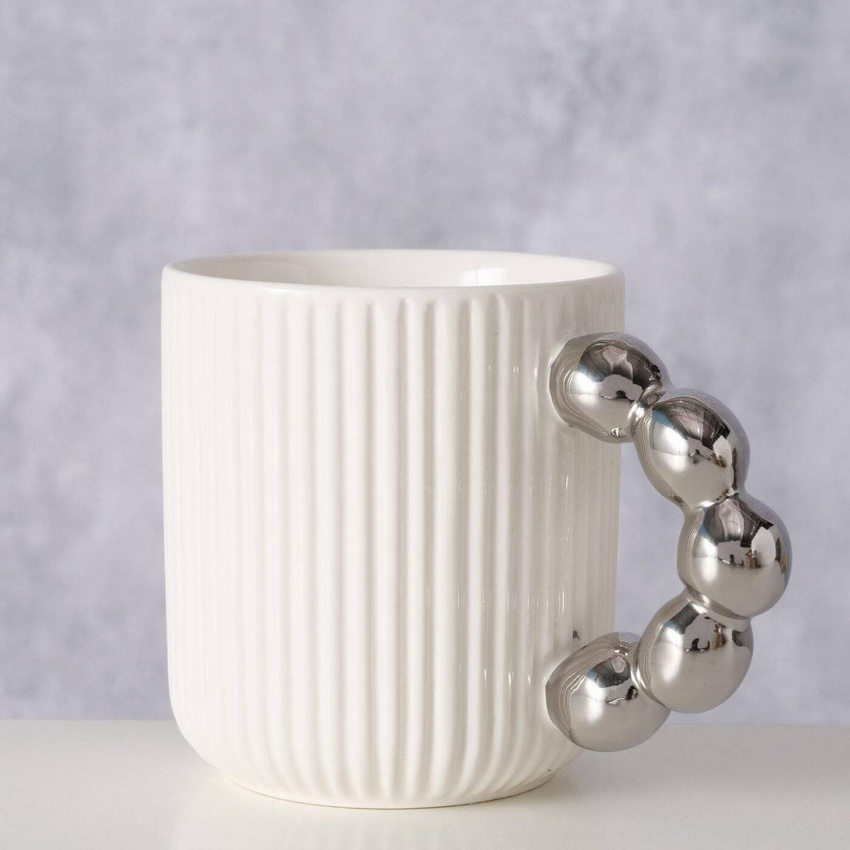 BECHER mit dekorativem Griff Javi - Weiß, Keramik (250L) - Boltze Home