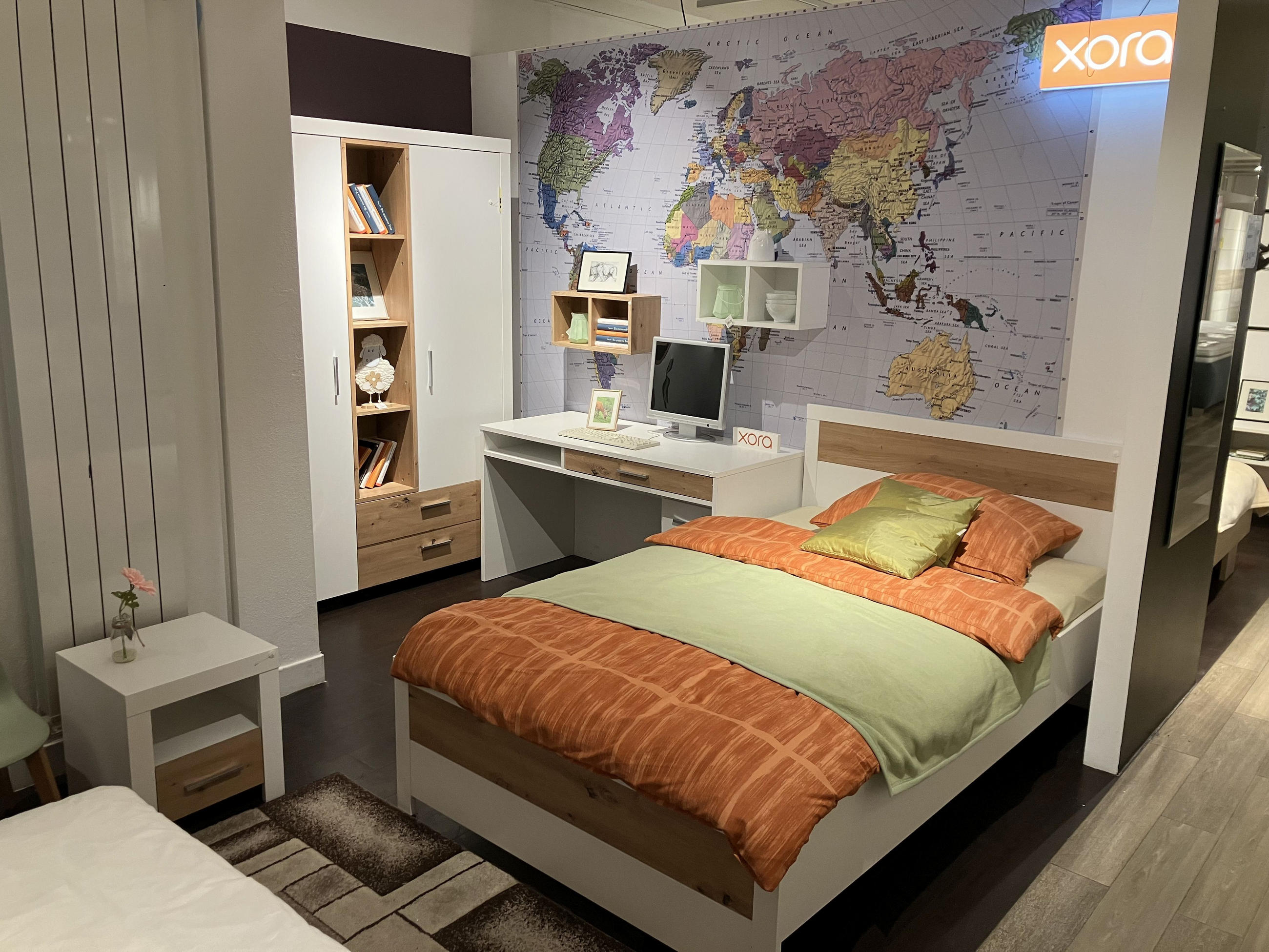 MLADINSKA SOBA FILOU - Xora