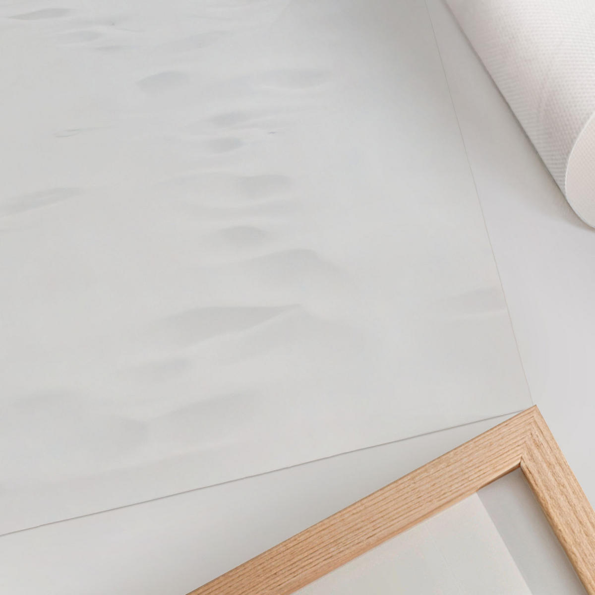 POSTER - 42x59 cm - Soft Structure - Mann im Sand - Weiß, Textil (42/59/0.1cm) - TULUP