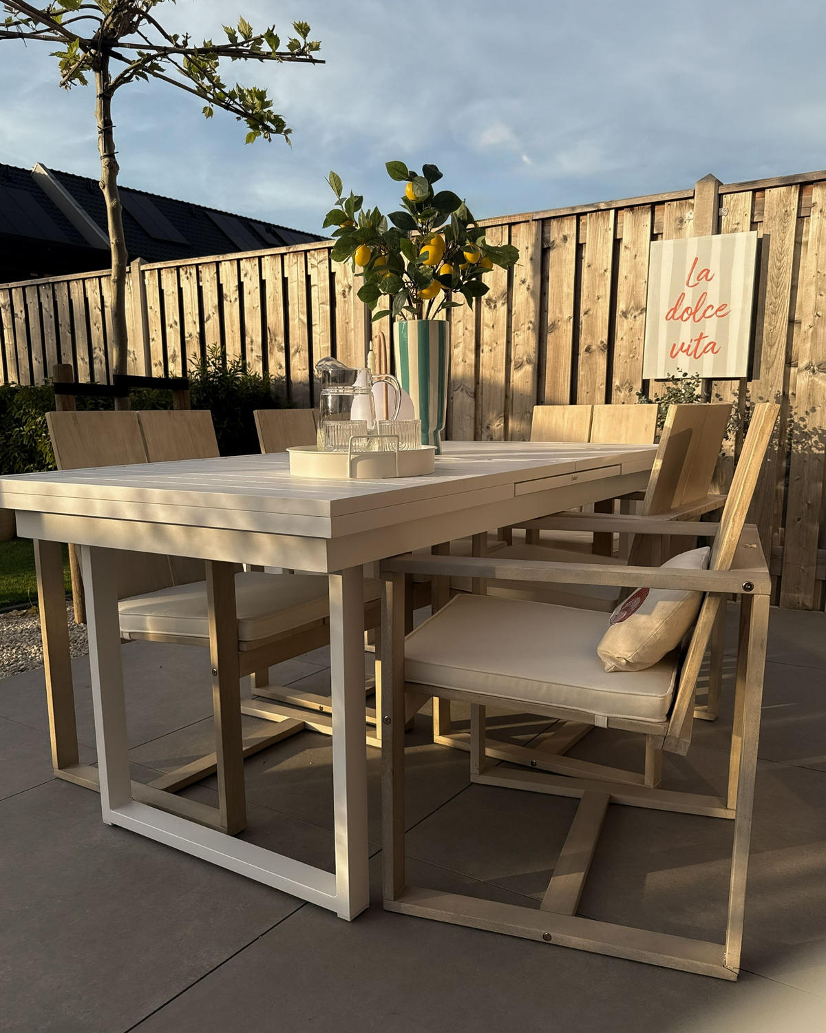 GARTENSTUHL 2er Set Heller Holzfarbton Azzanello - Hellbraun/Weiß, Holz (63/90/61cm) - Beliani