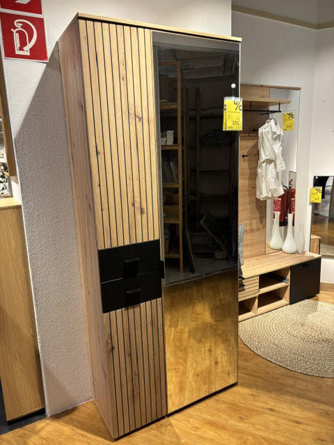 GARDEROBENSCHRANK BUFFALO - Voleo