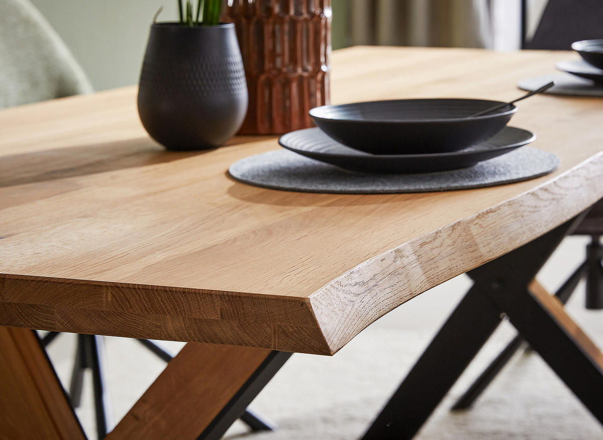 MASSIVER ESSTISCH - Eiche massiv - Eichefarben/Schwarz, Holz/Metall (100/200/76cm) - home24