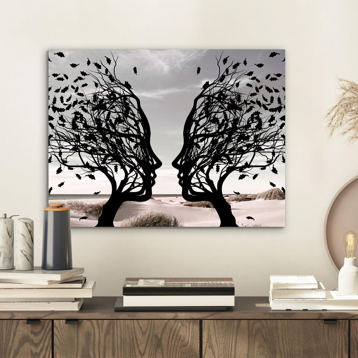 KOVOVÝ OBRAZ Pláž - more - ľudia - strom - moderné umenie 40x30 cm - svetlosivá, kov (40/30cm) - MuchoWow