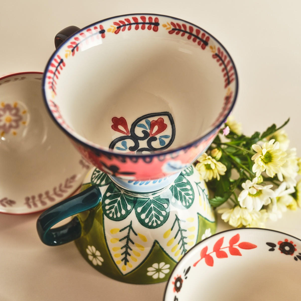 BECHER Shilla mit dunkelblau Henkel 0,4 l - Dunkelblau, Keramik (0.4L) - Homla