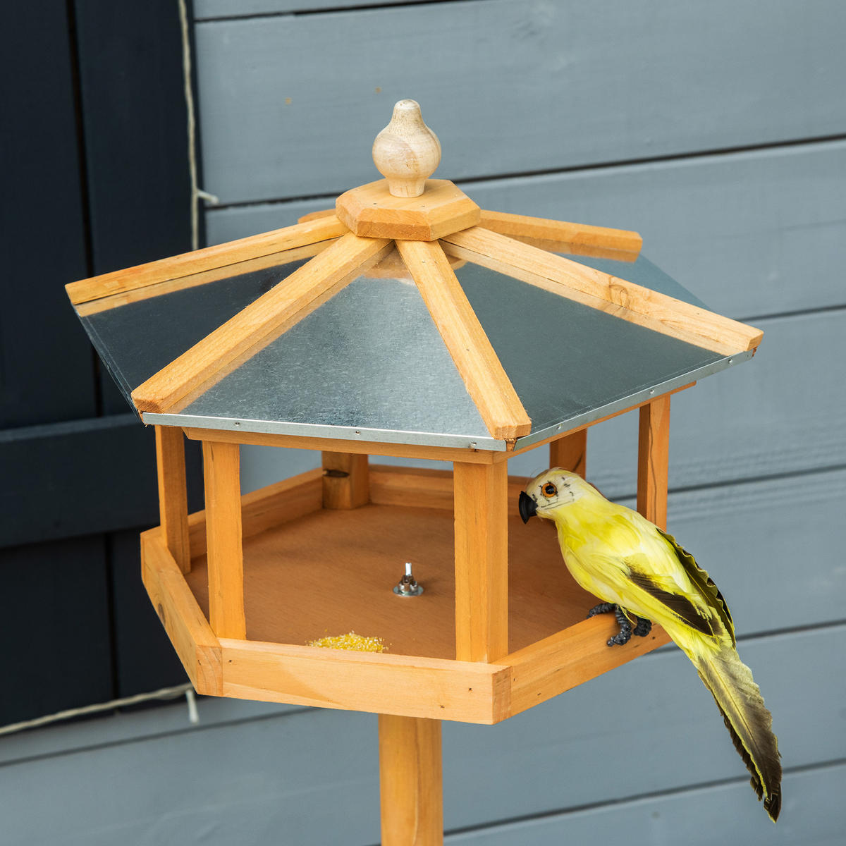 VOGELHAUS DE-10721 mit Ständer & wetterfestem Zinkdach Gelb - Naturfarben, Holzwerkstoff (40/113/40cm) - ComfortXL
