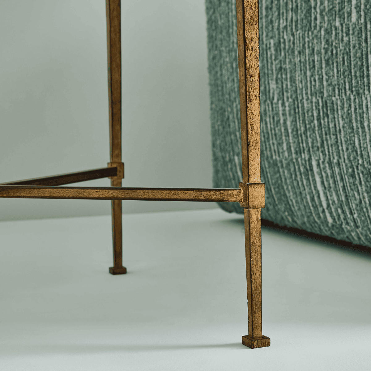 BEISTELLTISCH mit profiliertem Zierband L45 cm - ANTOINETTE - Goldfarben, Metall (45/45/56cm) - Signature