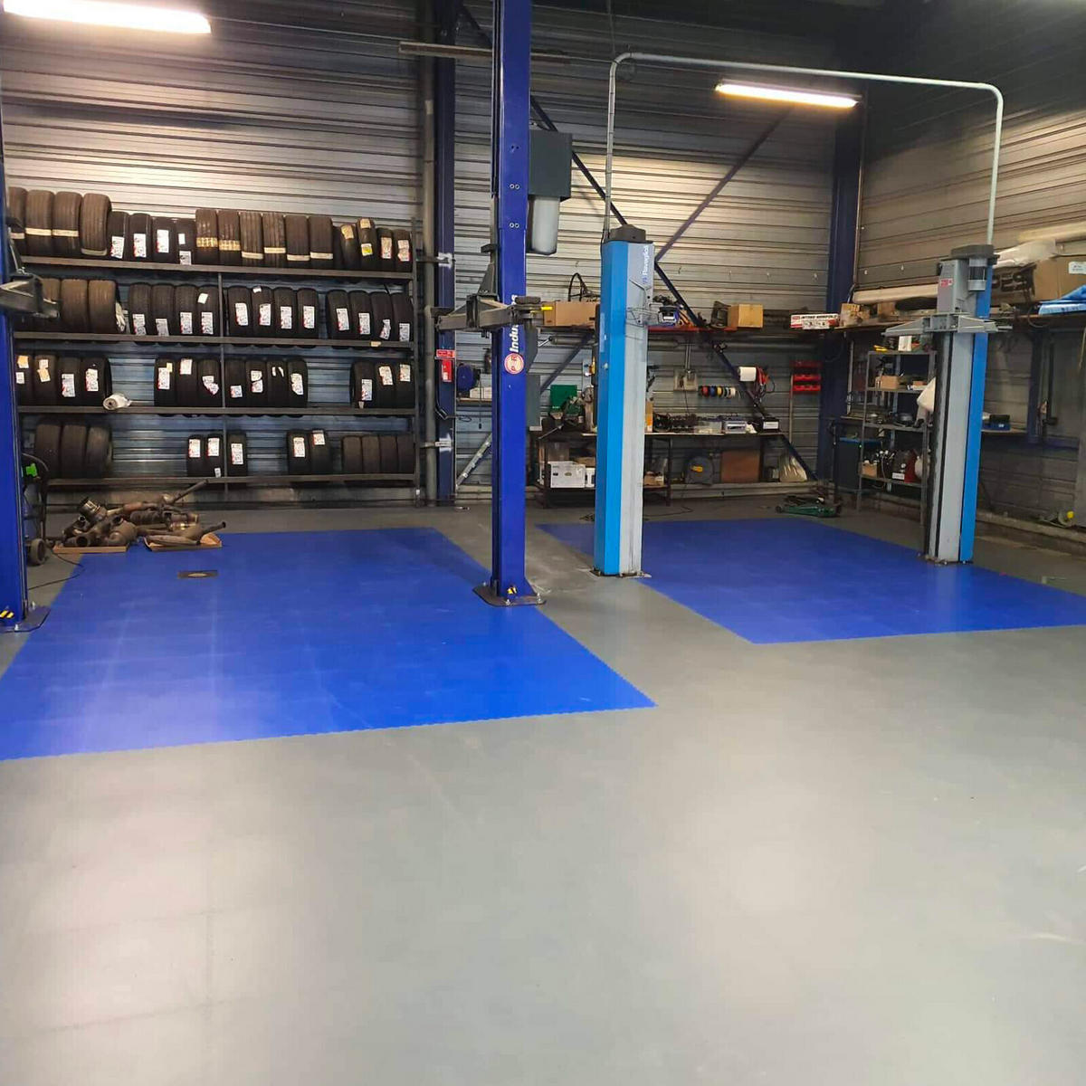 PVC-FLIESEN für Garage, Werkstatt, Sporthalle - Hellgrau - Los von 1 m² - Hellgrau, Kunststoff (50/50/1.1cm) - MOSAIK FLOOR