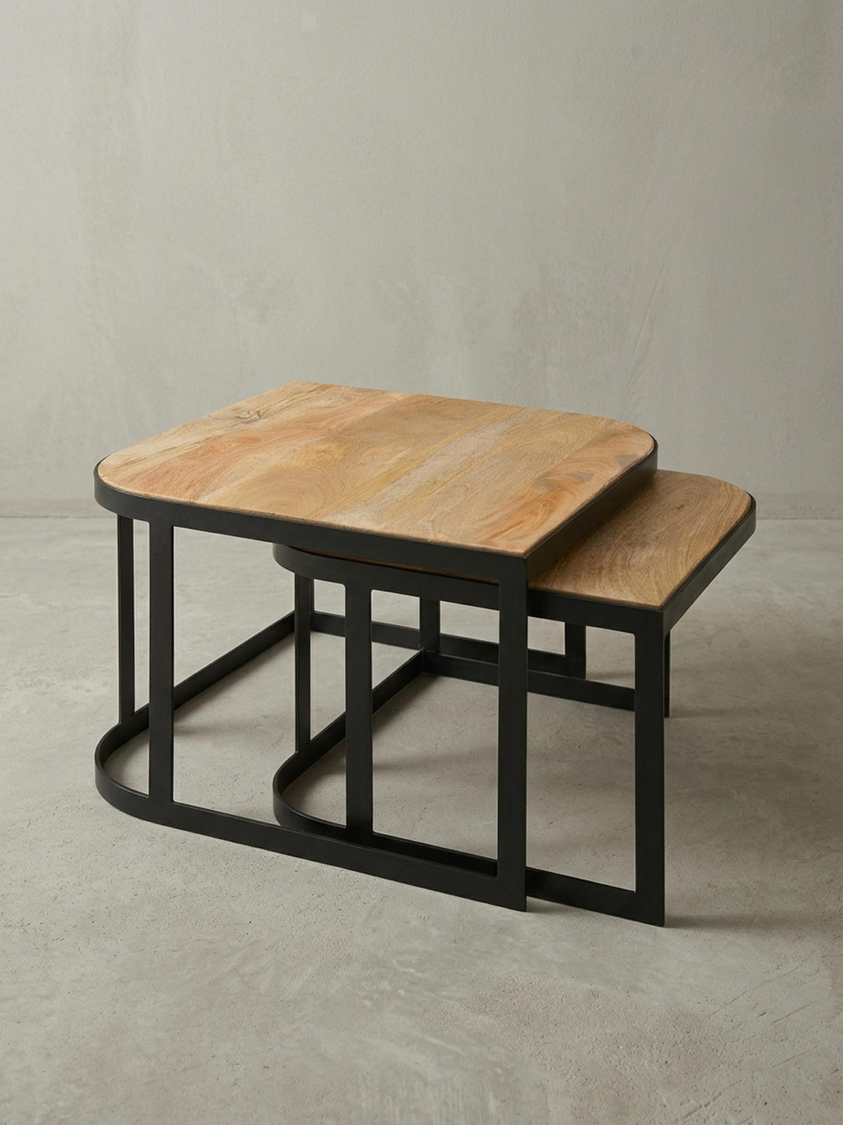 BEISTELLTISCH 2er Set Mango Massivholz Eisen Abgerundete Ecken TIMAVO, Braun 60x60x40 cm - Schwarz/Braun, Holz/Metall (60/60/40cm) - KADIMA DESIGN
