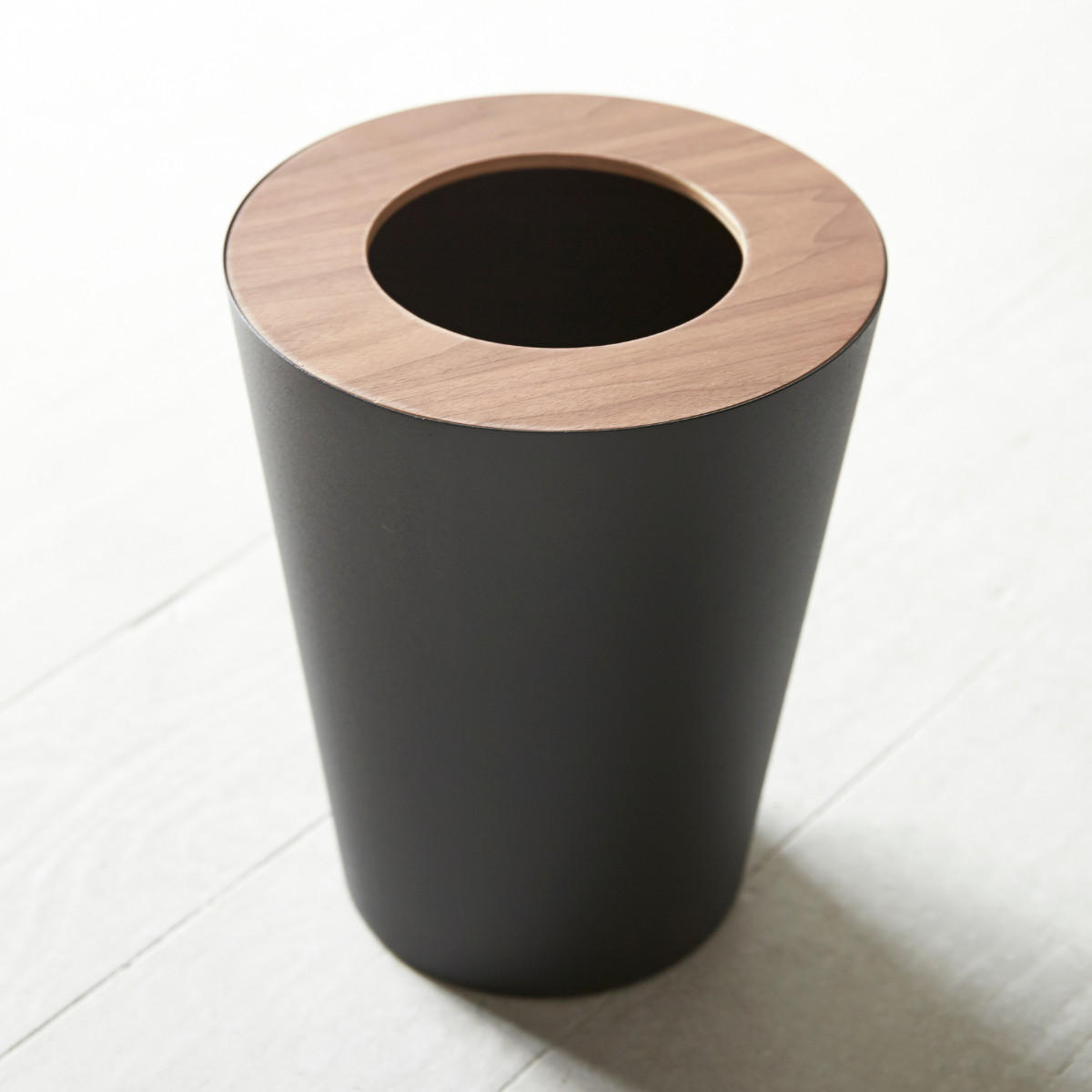 PAPIERKORB aus Metall 23/28/23 cm rund mit Holzabdeckung - Schwarz, Metall (23/28/23cm) - Yamazaki