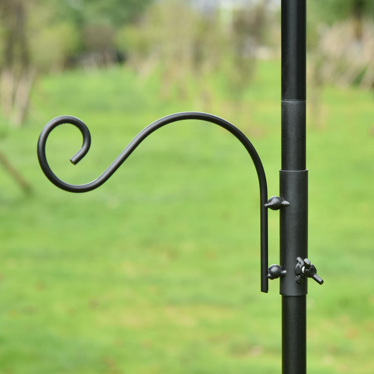 VOGELFUTTERSTATION DE-17809 mit 4 verstellbaren Haken Schwarz - Schwarz, Metall (54.5/208/54.5cm) - ComfortXL