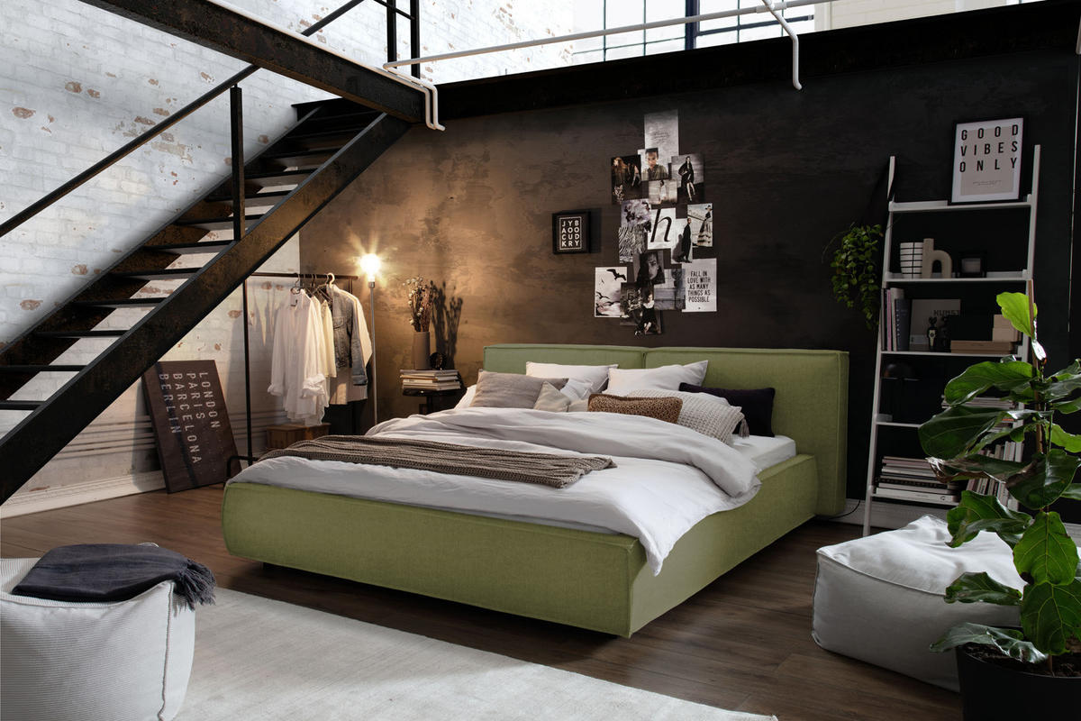 POLSTERBETT CARLO Grün Massivholz - Grün, Textil (200/200cm) - KAWOLA
