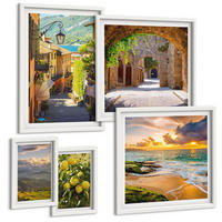BILDER SET 5er Set - 50x50 cm & 20x30 cm & 40x60 cm Weißer Rahmen - Malerische Straßen am Meer, Strand - Weiß, Kunststoff (40/60cm) - TULUP