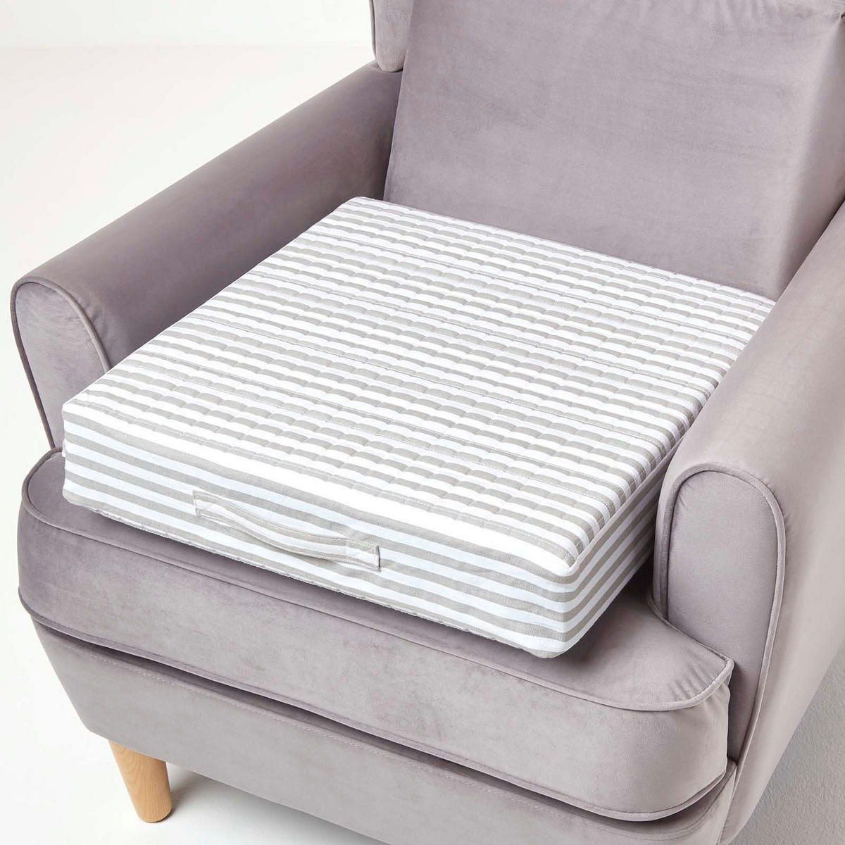 SITZKISSEN orthopädisch 50/50/10 cm – Sesselkissen grau gestreift - Weiß/Grau, Textil (50/50/10cm) - Homescapes