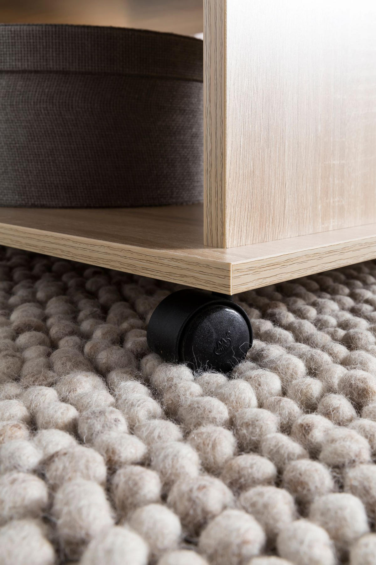 COUCHTISCH mit zwei Ablageflächen, Rollen und Melaminharzbeschichtung, Beige 95x54x51 cm - Beige/Schwarz, Holz (54/95/51cm) - KADIMA DESIGN