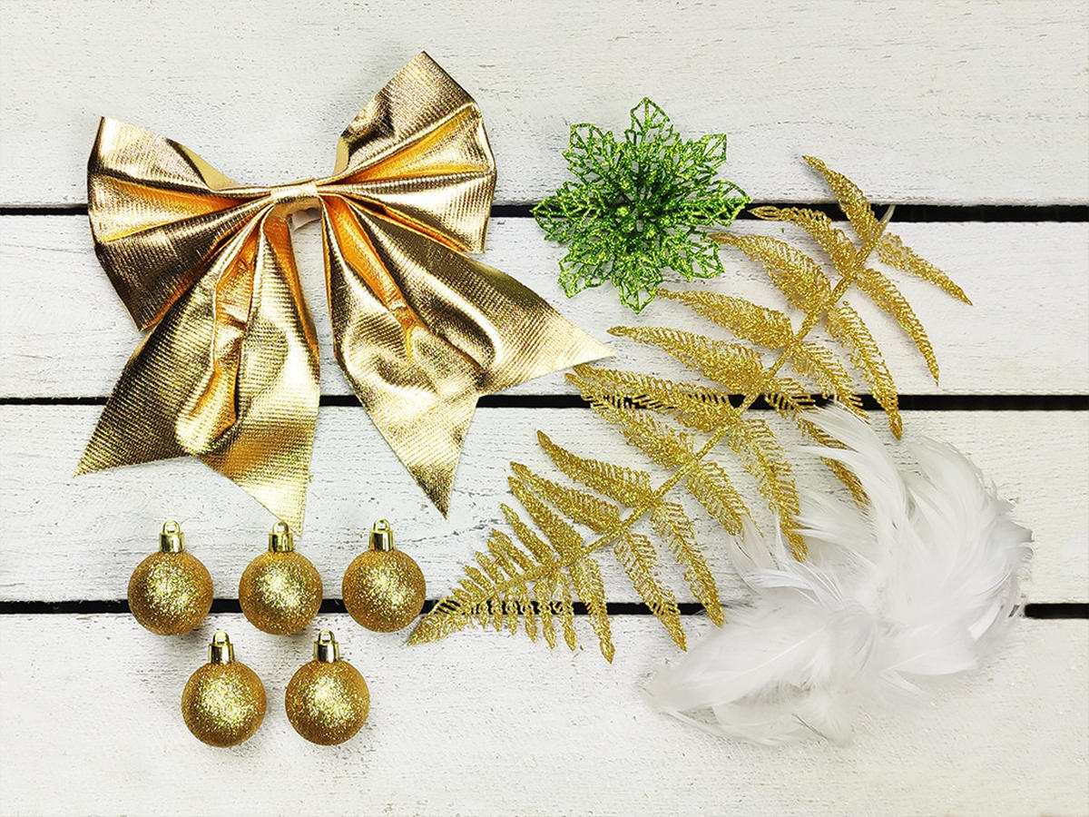 WEIHNACHTSBAUM künstlicher 60 cm – CHAMPAGNEHARMONIE, mit 27-teiligem Weihnachtsbaumschmuck, mit LED-Beleuchtung, inkl. Pflanztopf mit Jutesack - Champagner/Goldfarben, Kunststoff/Stein (40/60cm) - LAALU