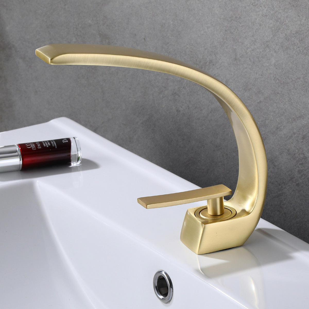 WASCHTISCHARMATUR – Gebürstetes Gold – Inklusive zwei Anschlussschläuchen - Platinfarben, Metall (31/5.5/14cm)