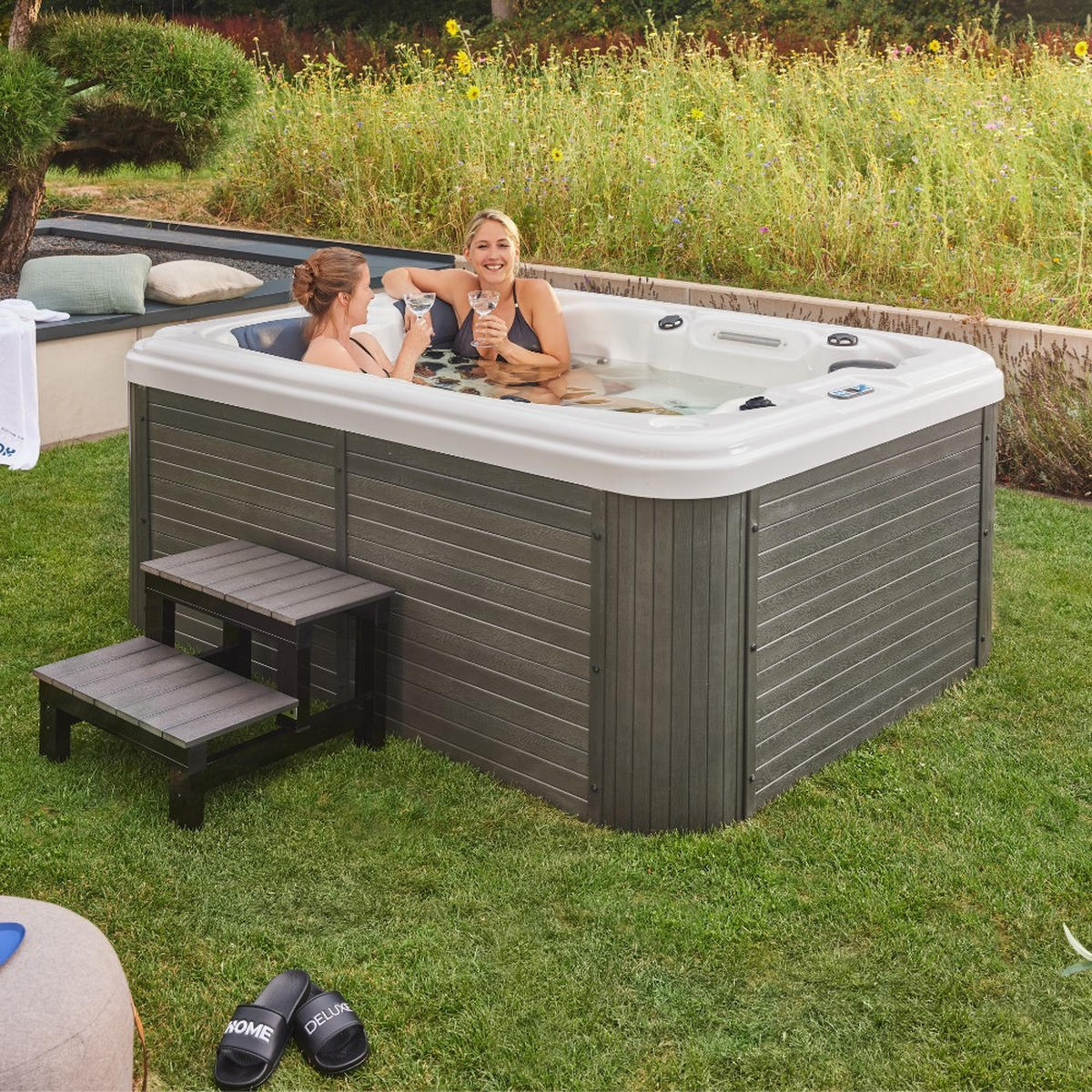 OUTDOOR WHIRLPOOL BEACH - Ausstattung: Mit Treppe und Thermoabdeckung - Anthrazit, Kunststoff (210/83/155cm) - Home Deluxe