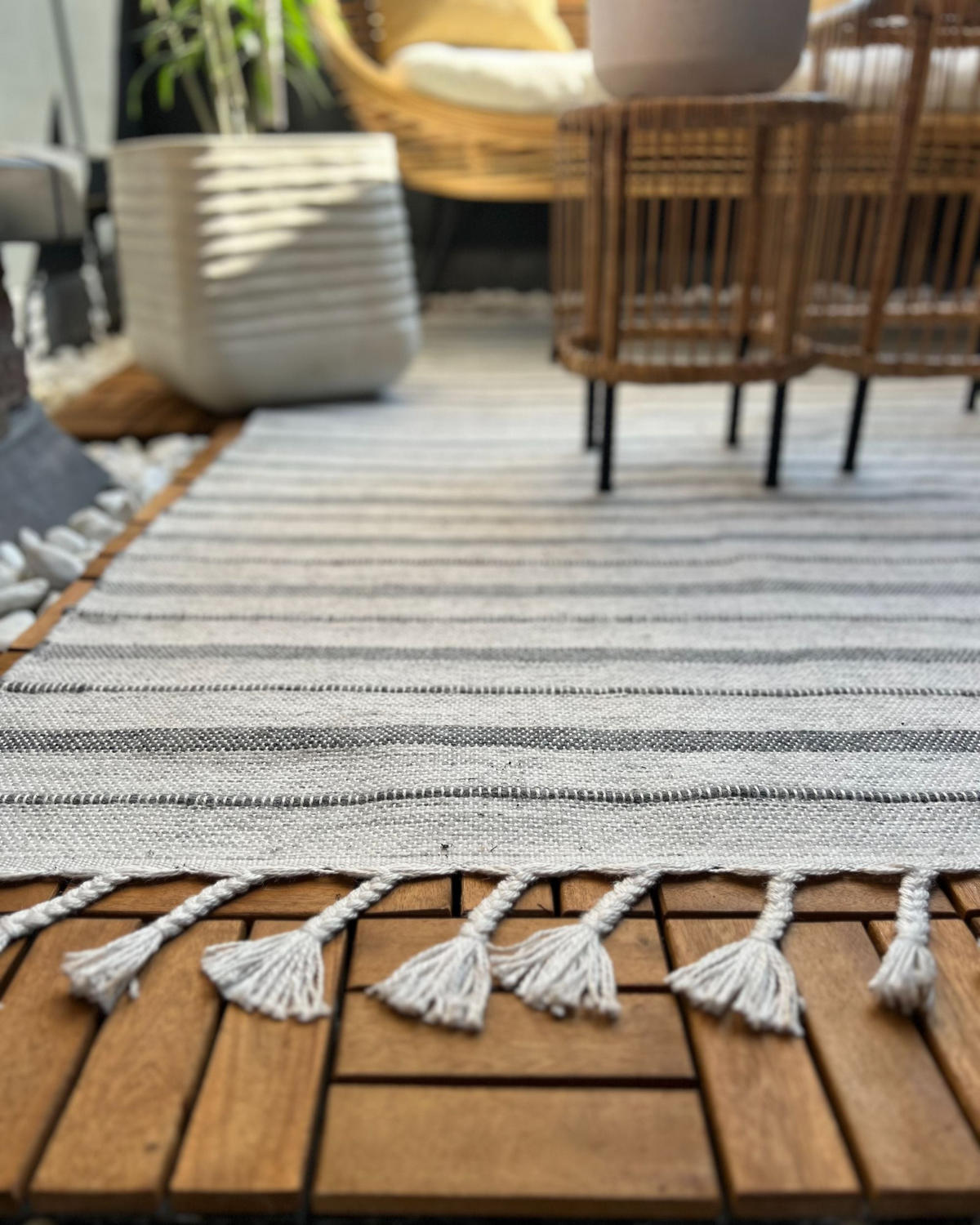 VENKOVNÍ KOBEREC Bademli 200/140 cm - bílá, plast (140/200cm) - Beliani