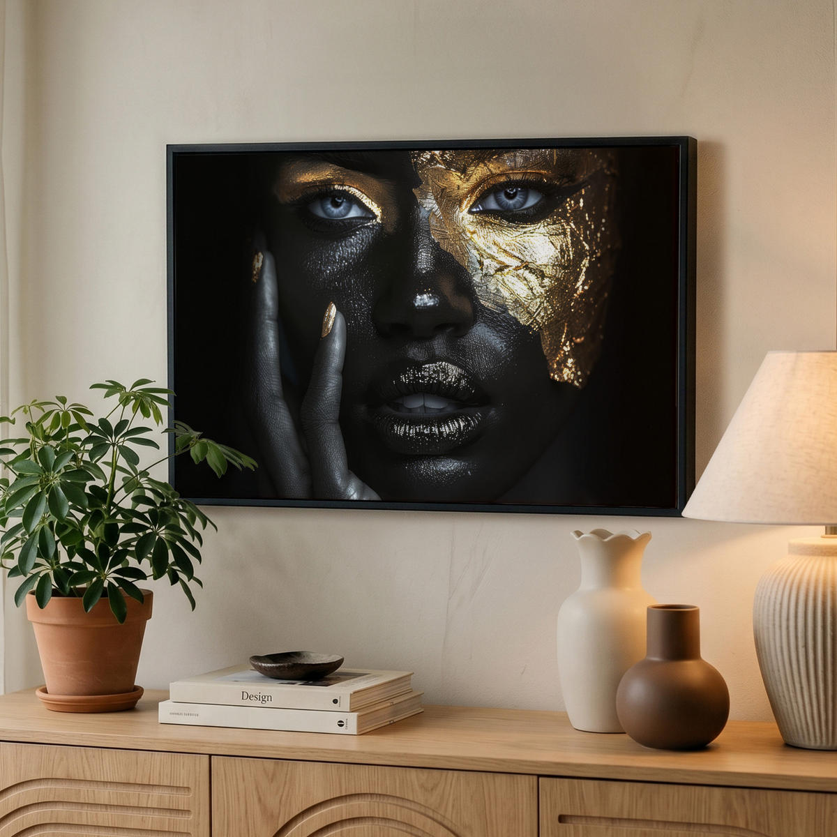 LEINWAND Bilder mit Rahmen - Frau - Gold - Porträt - Schwarz-Weiß - Luxus - 60x40 - Hellblau, Textil (60/40cm) - MuchoWow