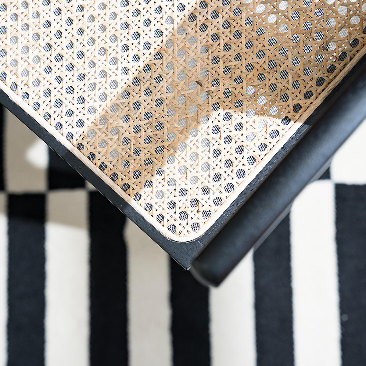 ARMLEHNENSTUHL mit Wiener Geflecht - Eiche massiv - Eschefarben/Schwarz, Holz (51/77/54cm) - home24