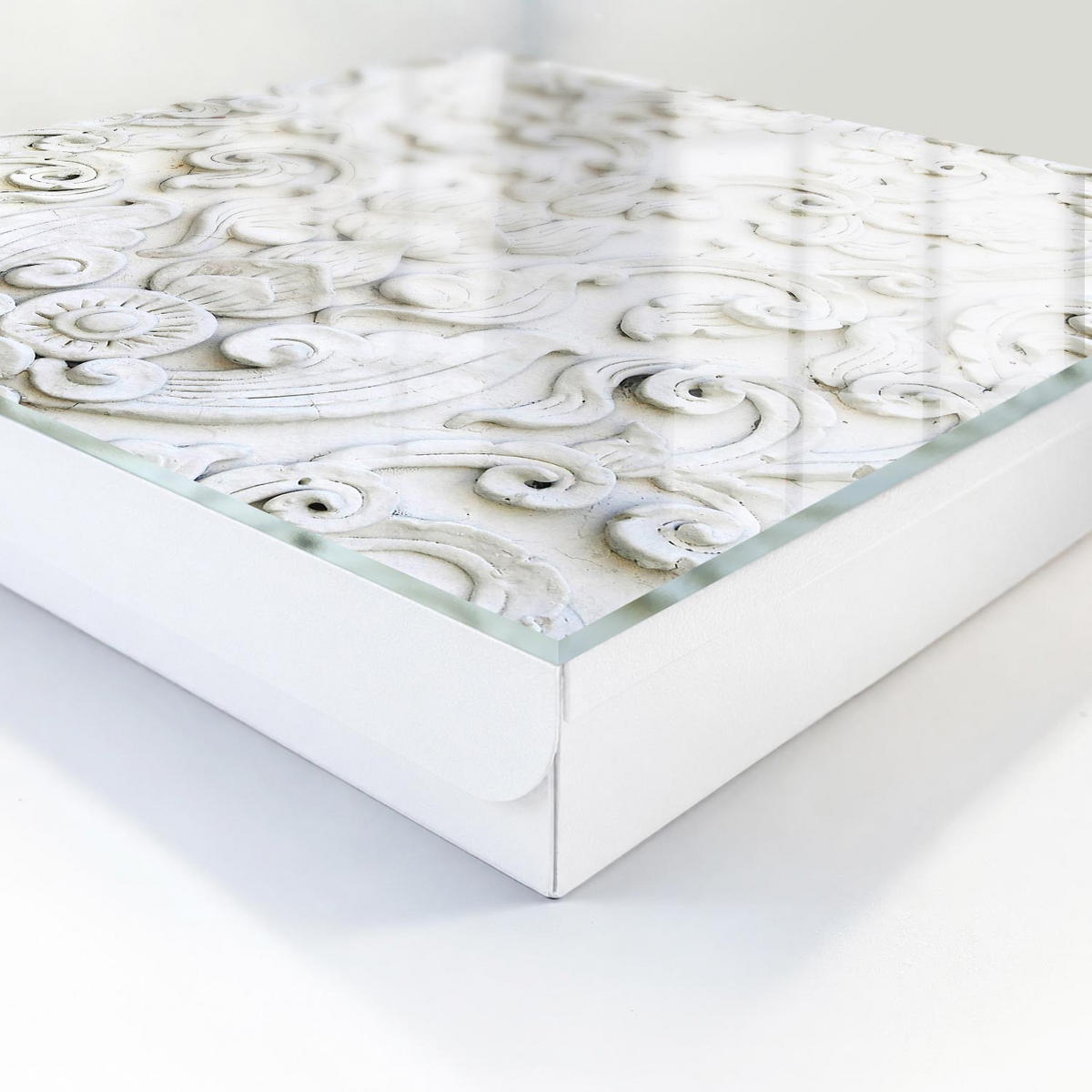 SCHLÜSSELBOX Weiß 30x30 cm – Türöffnung nach rechts - Weiße Ornamente - Weiß, Metall (30/30/5cm) - TULUP
