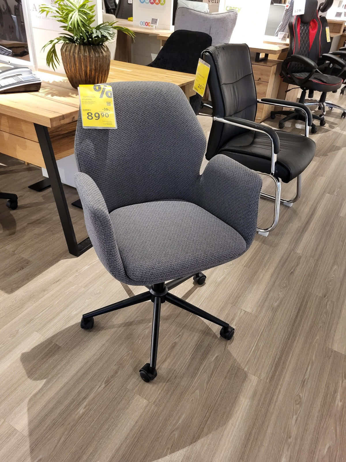 Vrtljivi stol ANTONIO sive barve - odprodaja zalog - Carryhome