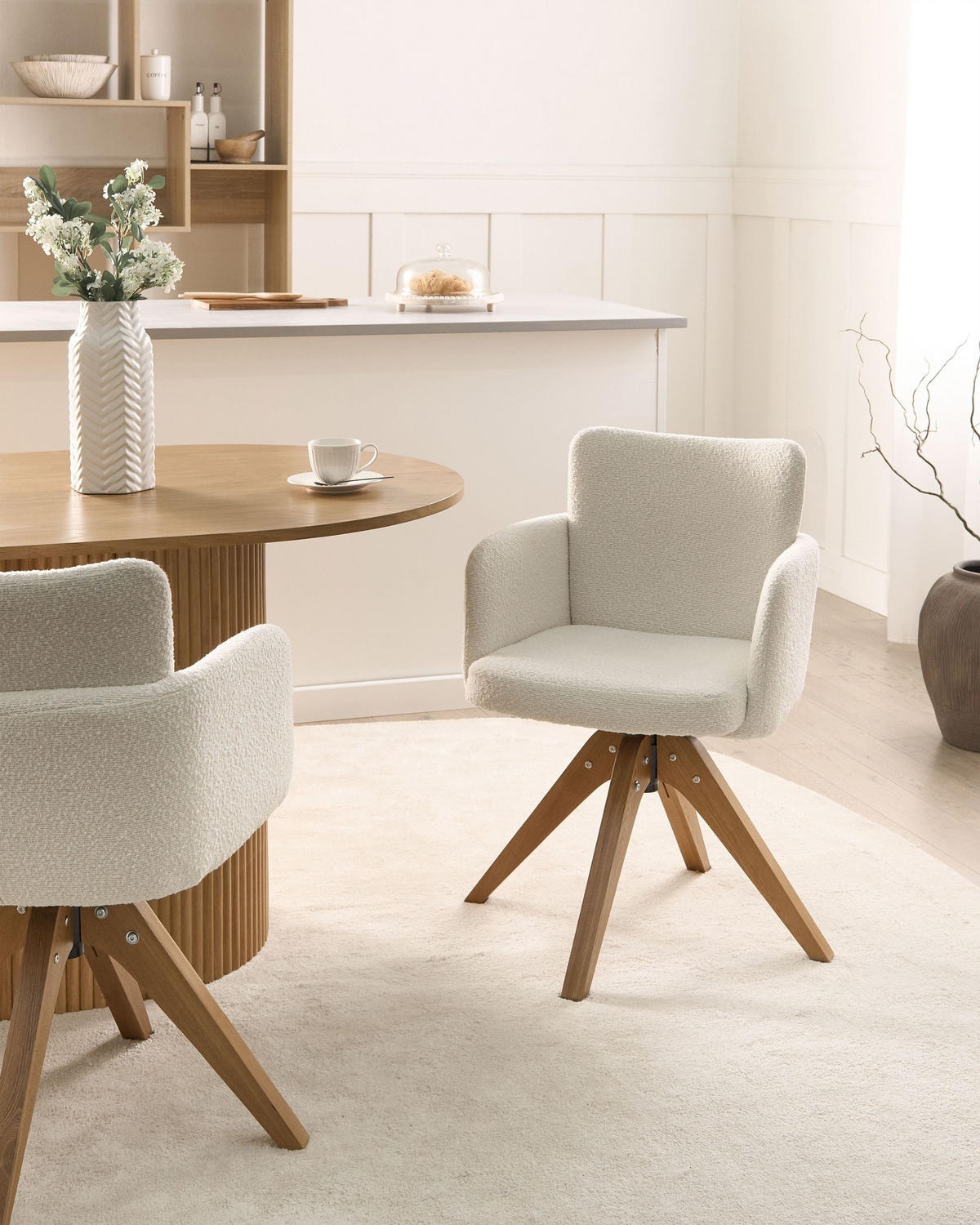 ESSZIMMERSTUHL 2er Set drehbar Bouclé Cremeweiß Evelyn - Creme, Holz/Textil (64/80/64cm) - Beliani
