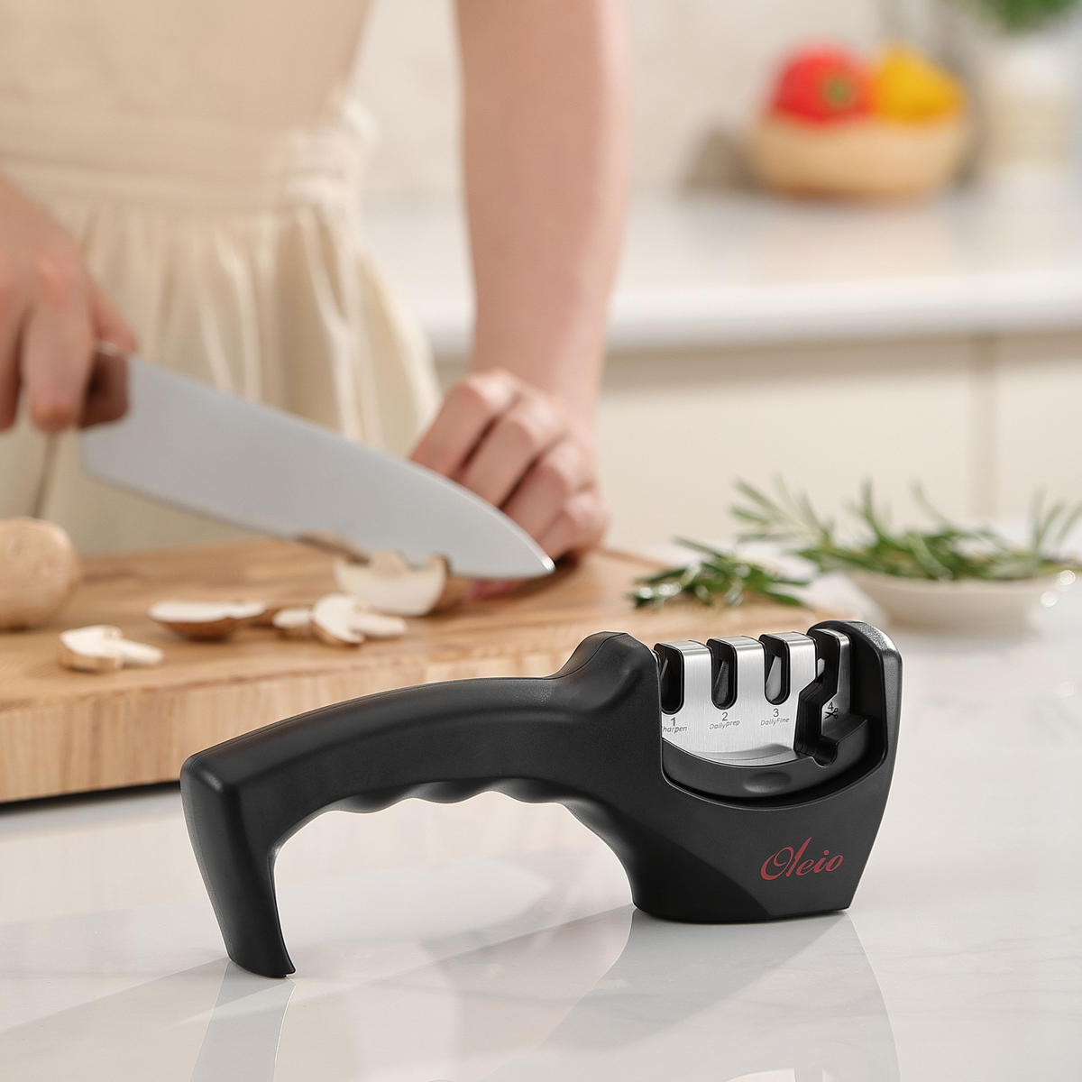 MESSERSCHÄRFER 4-IN-1 20° - Schwarz, Keramik/Kunststoff - Oleio