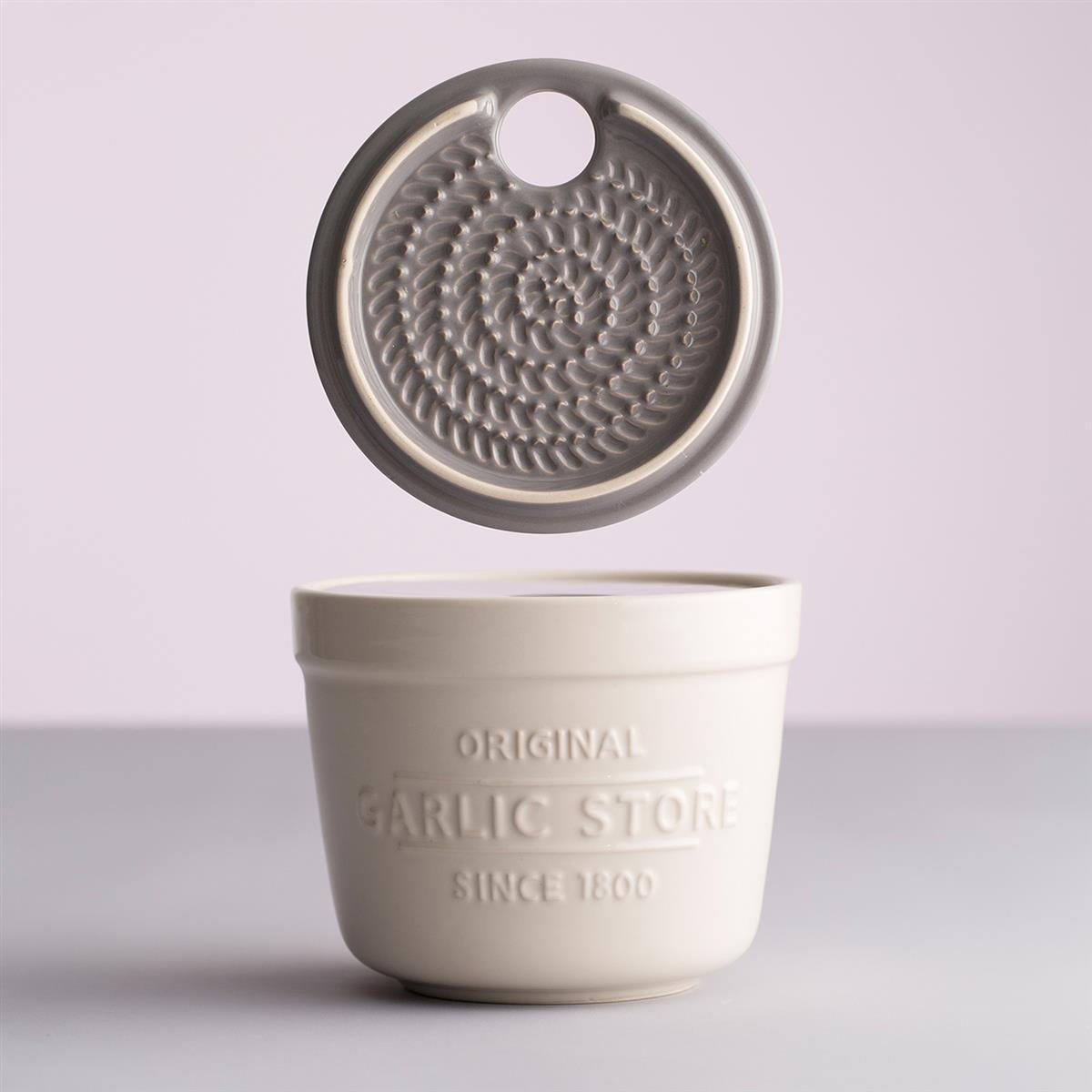 KNOBLAUCHBEHÄLTER 2in1 mit Reibe aus Steingut - Creme, Keramik (12.5cm) - Mason Cash