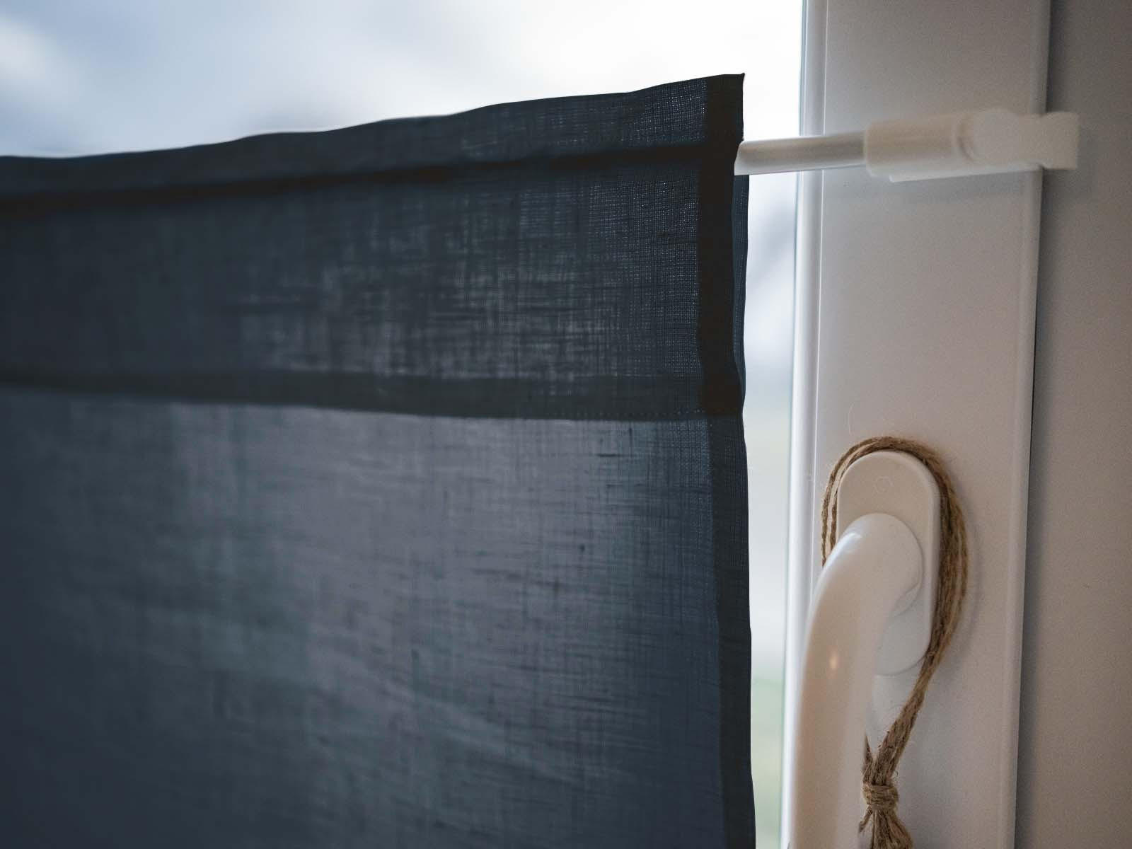 SCHEIBENGARDINE reines Leinen tiefsee-blau 85/45 cm - Dunkelblau, Naturmaterialien (45/85cm) - beties Heimtextil