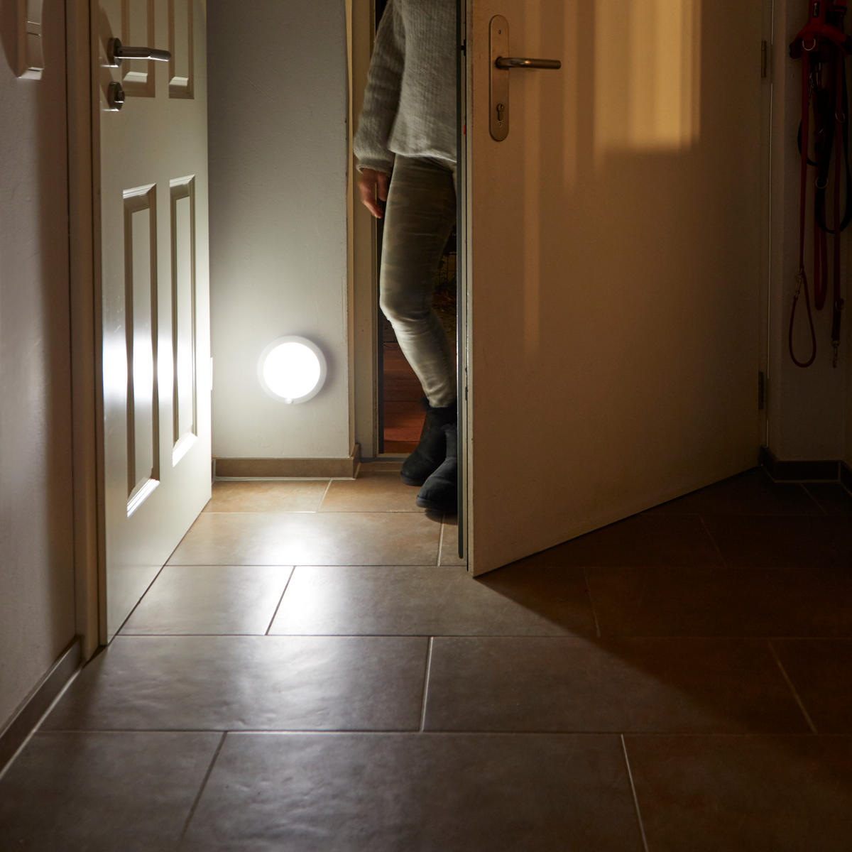 LED-DECKENLEUCHTE - aufladbar mit Bewegungsmelder und Dämmerungssensor für Flur und Keller - Weiß, Kunststoff (18/18/4cm) - Northpoint