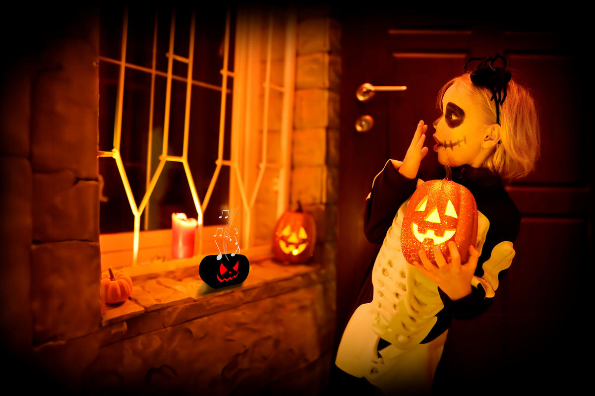 HALLOWEEN-SOUNDBOX - gruselige Geräusche mit roten LEDs und Bewegungsmelder, Akku wiederaufladbar, ideal für Partys - Weiß, Kunststoff (4.6/13.6/8cm) - Northpoint