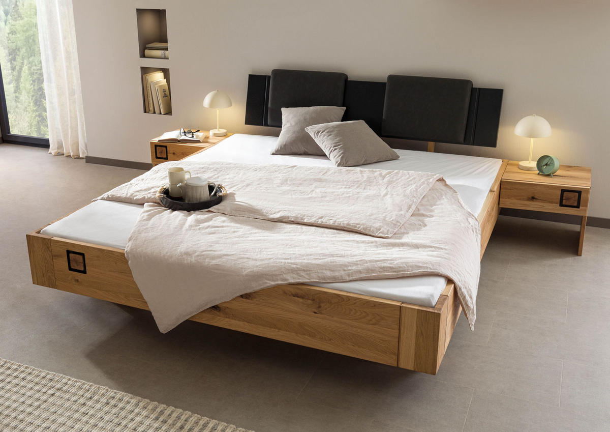 BETT mit Nachttisch Massivholz Wildeiche 160 x 200 x 86 natur KITZBÜHEL #169 - Braun, Holz (160/200cm) - Massivmoebel24