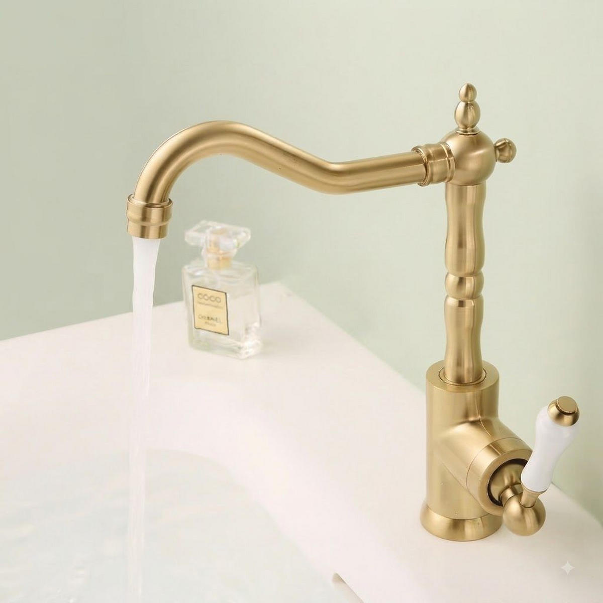 BADEZIMMERARMATUR mit Zulaufrohr, robuste Messingkonstruktion, 28,5 x 19 cm, goldfarben. - Goldfarben, Metall (39.5/6.5/25cm) - Vallsero