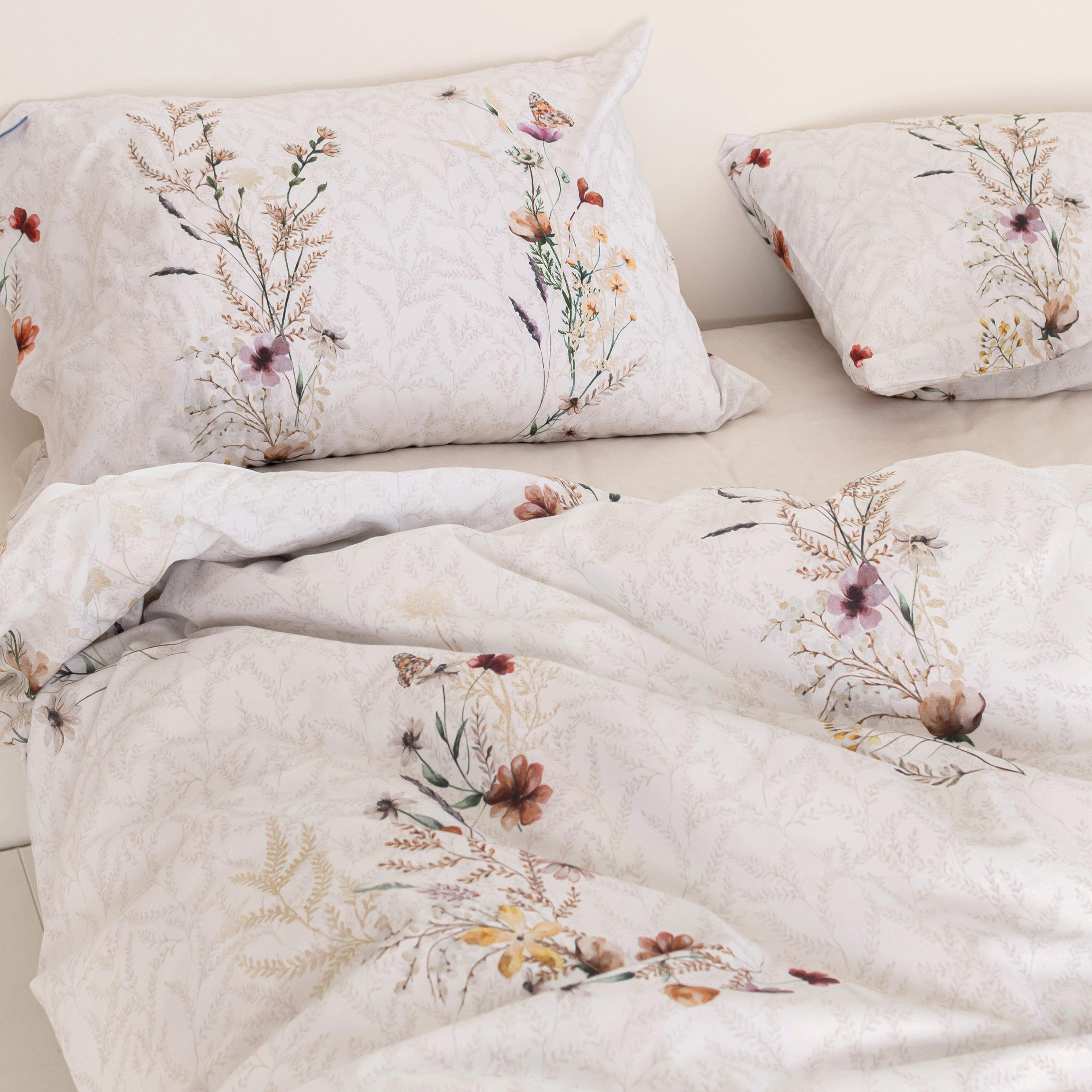 BETTBEZUG wild flowers 135/140x200 cm (standardgrösse) mehrfarbig - Multicolor, Textil (140/200cm) - Happy Friday