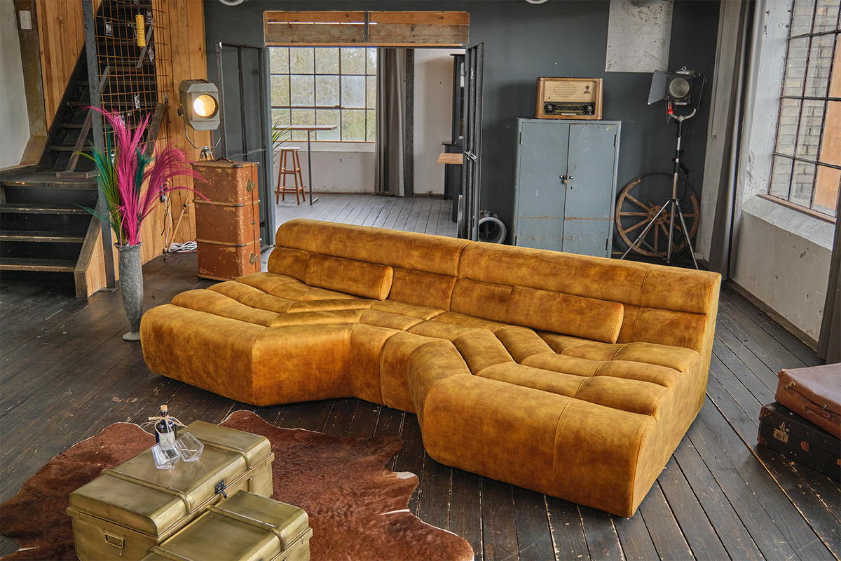 BIG SOFA MIT KISSEN TARA Gold Velvet - Goldfarben, Textil (286/76/143cm) - KAWOLA
